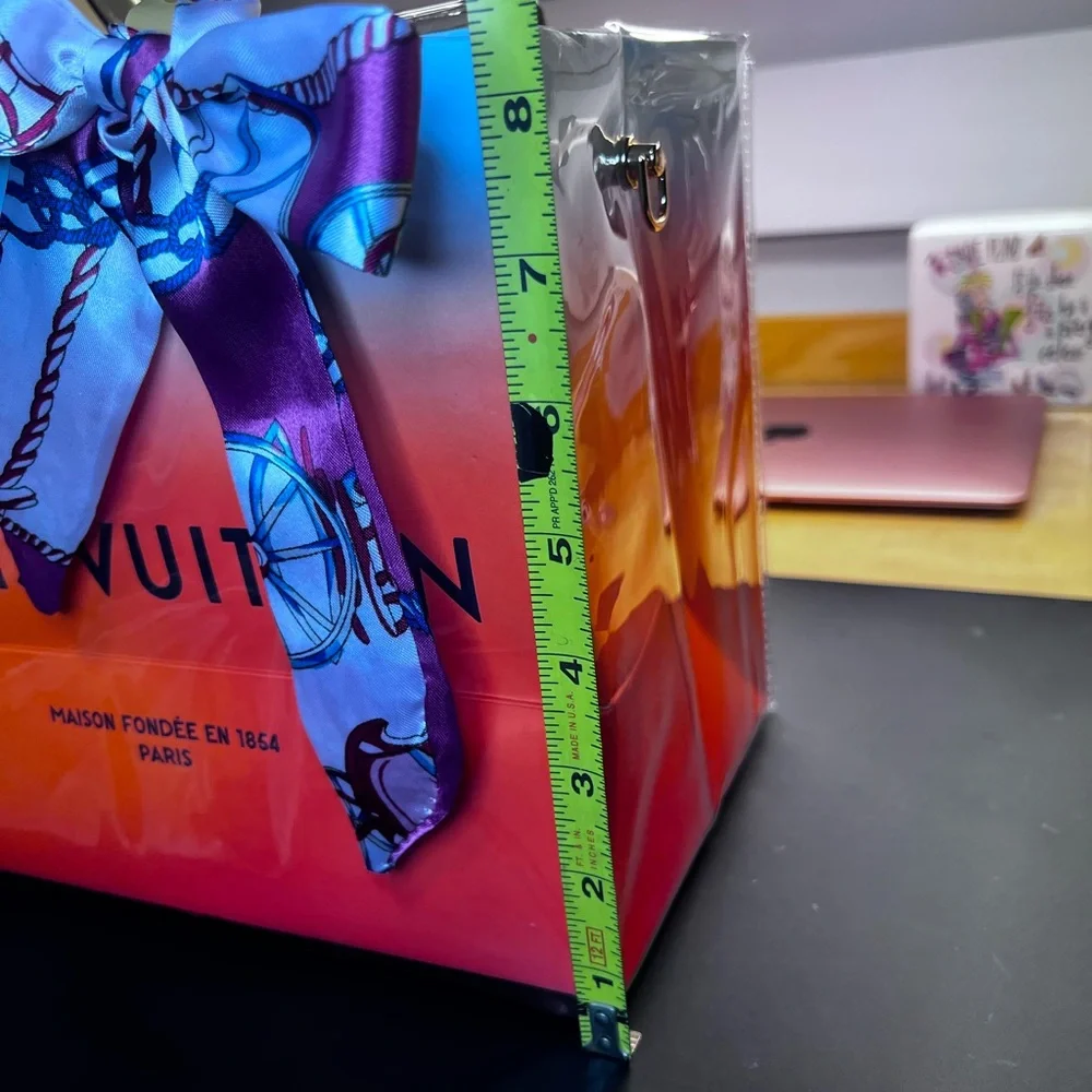 Louis Vuitton tote shopping bag with pvc protection. - Picture 7 of 9